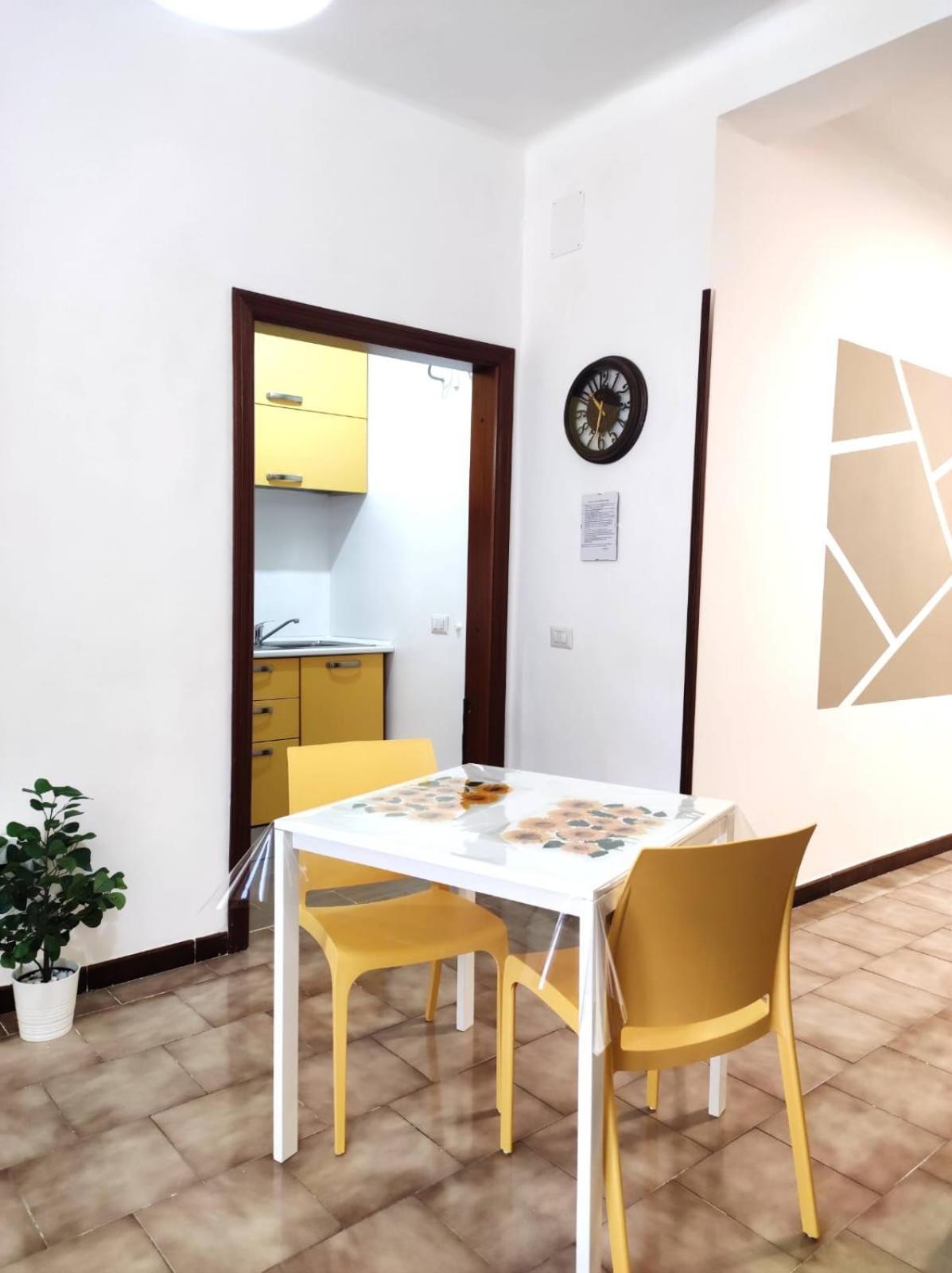 111 Guest House Бари Экстерьер фото